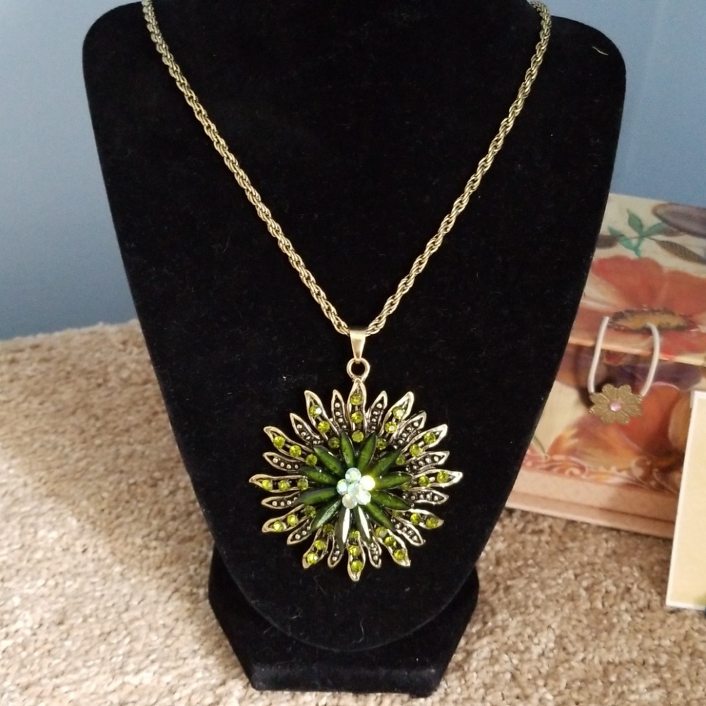 Flower necklace